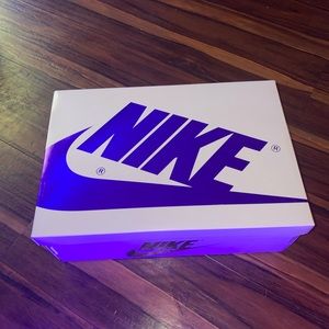 Woman’s air jordan 1 court purple high OG